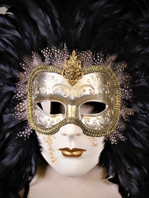 Venetiaans masker met (veel) echte pluimen